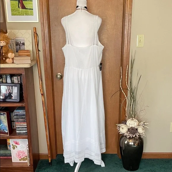 Elegant White Maxi Dress by Express - Picture 10 of 16